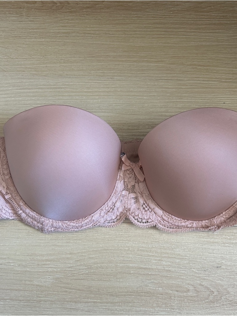 Victoria’s Secret nude Strapless Lace Push-Up Bra 30C